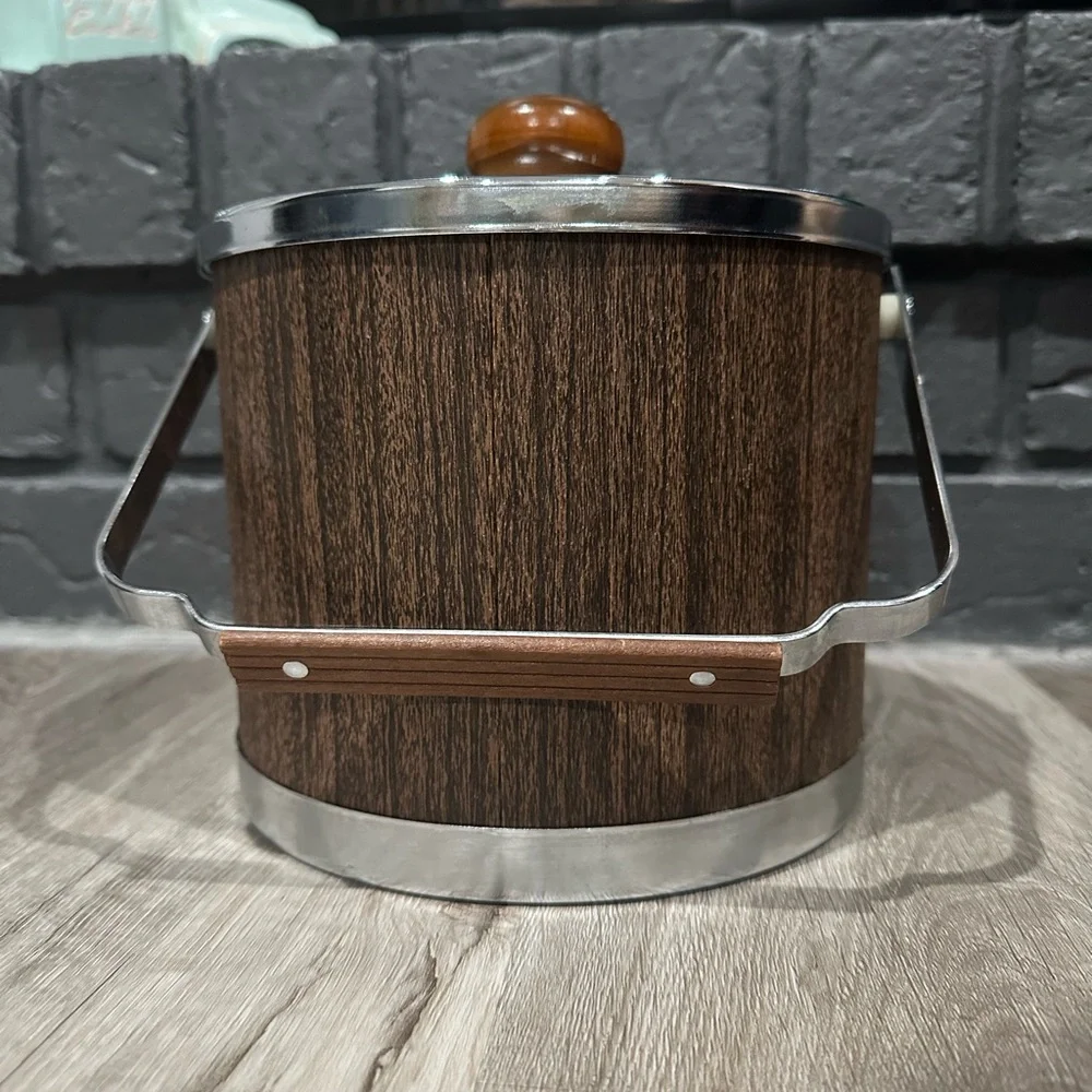 ATAPCO Vintage Retro Woodgrain Ice Bucket with Chrome Trim